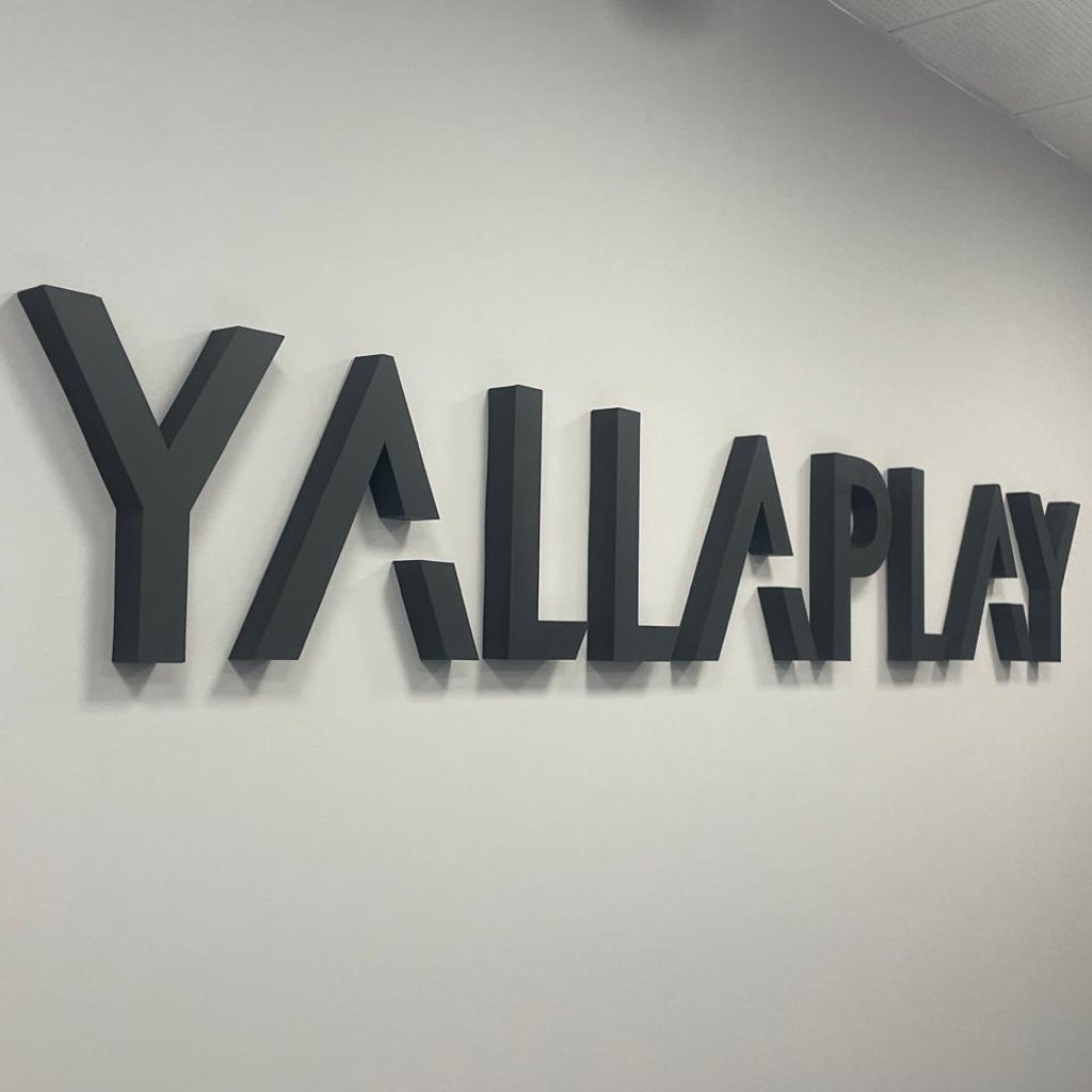 Acrylic Logo Makers in dubai
